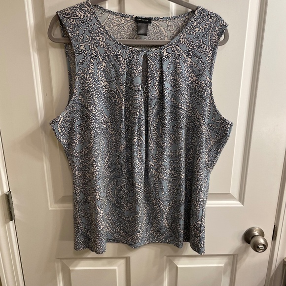 Ann Taylor Tops - Ann Taylor Women's Blue Cream Floral Sleeveless Blouse, Size XL
